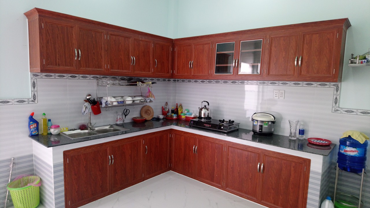 Tủ bếp nhôm giả gỗ