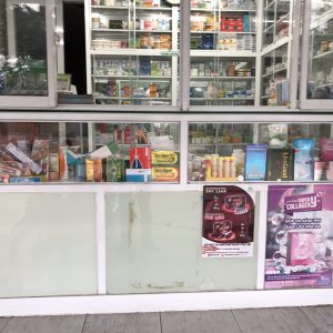 Kệ, tủ thuốc tây