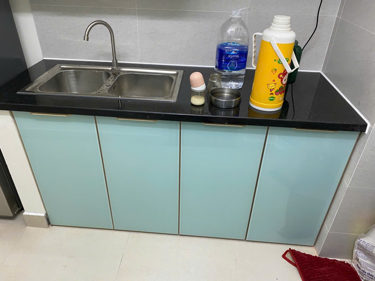 Tủ bếp với các vật liệu cao cấp